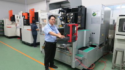 張更勤與數(shù)控設(shè)備 推動(dòng)現(xiàn)代制造業(yè)的精密化發(fā)展